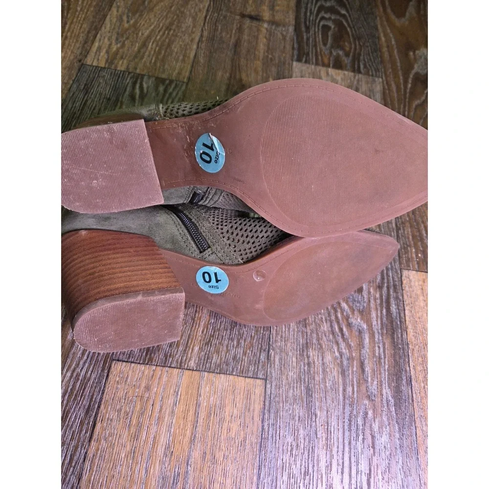 Lucky Brand Zeshia Olive Green Perforated Suede Ankle Booties Womens 10M - Picture 4 of 5